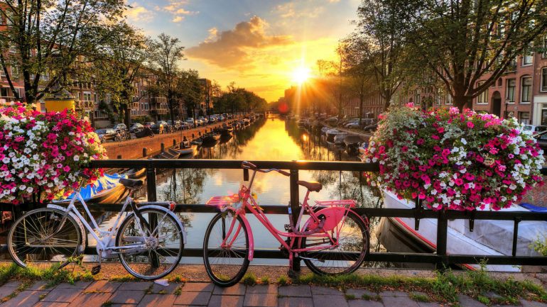 How to beat the crowds in Amsterdam